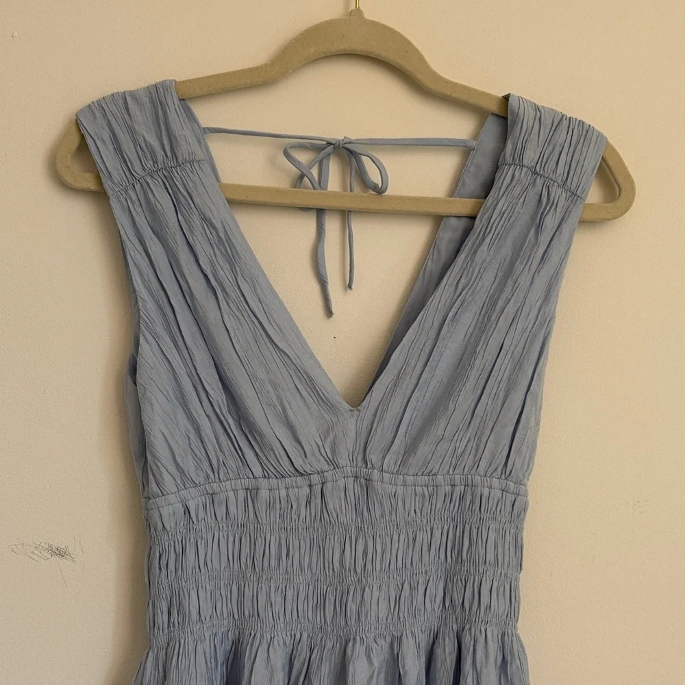 Abercrombie & Fitch Crinkle Textured Smocked Waist Maxi Dress in Blue Grecian - Picture 7 of 10